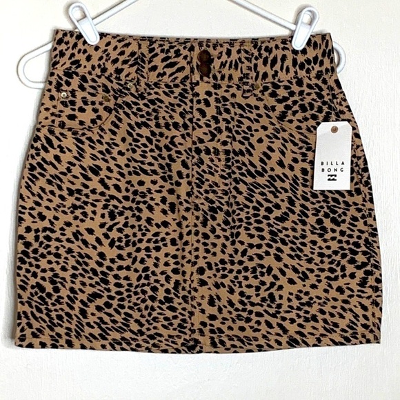 𝅺Billabong NWT Skirt, Size 28, Denim Tan & Black Animal Print. - Picture 1 of 8
